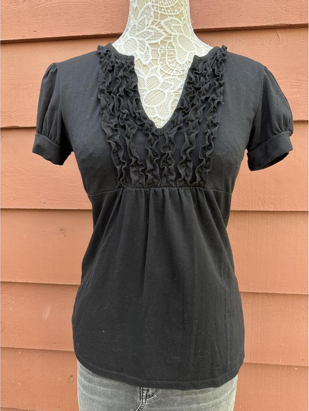 Deluxe L.A. Blues Black Ruffled V Neck Puff Sleeve Top